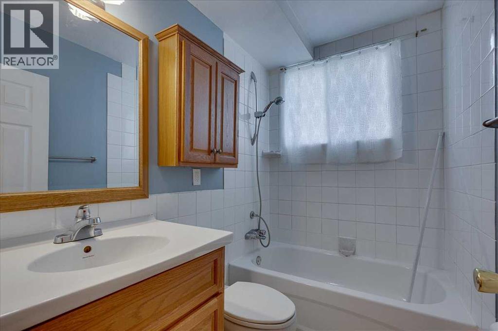 5510 57 Avenue, Ponoka, Alberta  T4J 1L6 - Photo 35 - A2286649