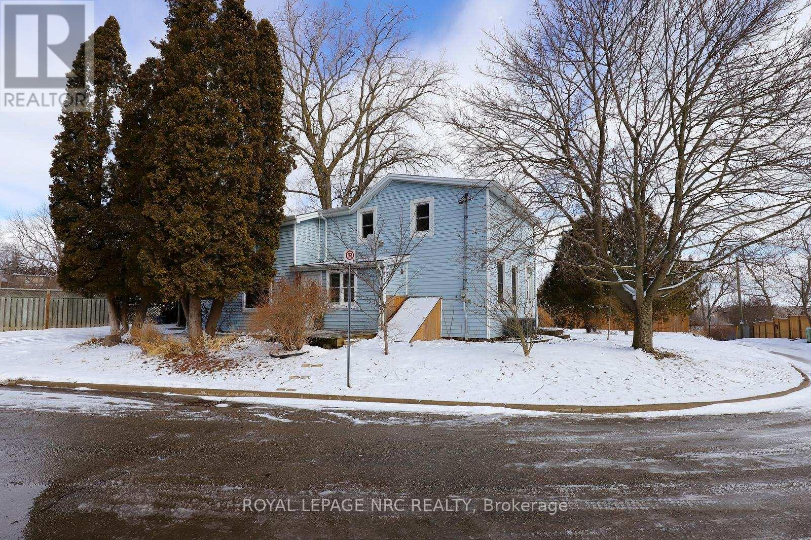 1 John Avenue, Brant, Ontario  N3L 2S8 - Photo 2 - X12816948