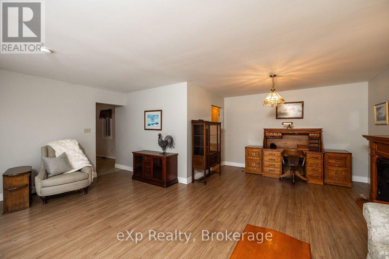 103 Margaret Elizabeth Avenue, Grey Highlands, Ontario  N0C 1H0 - Photo 8 - X12630922