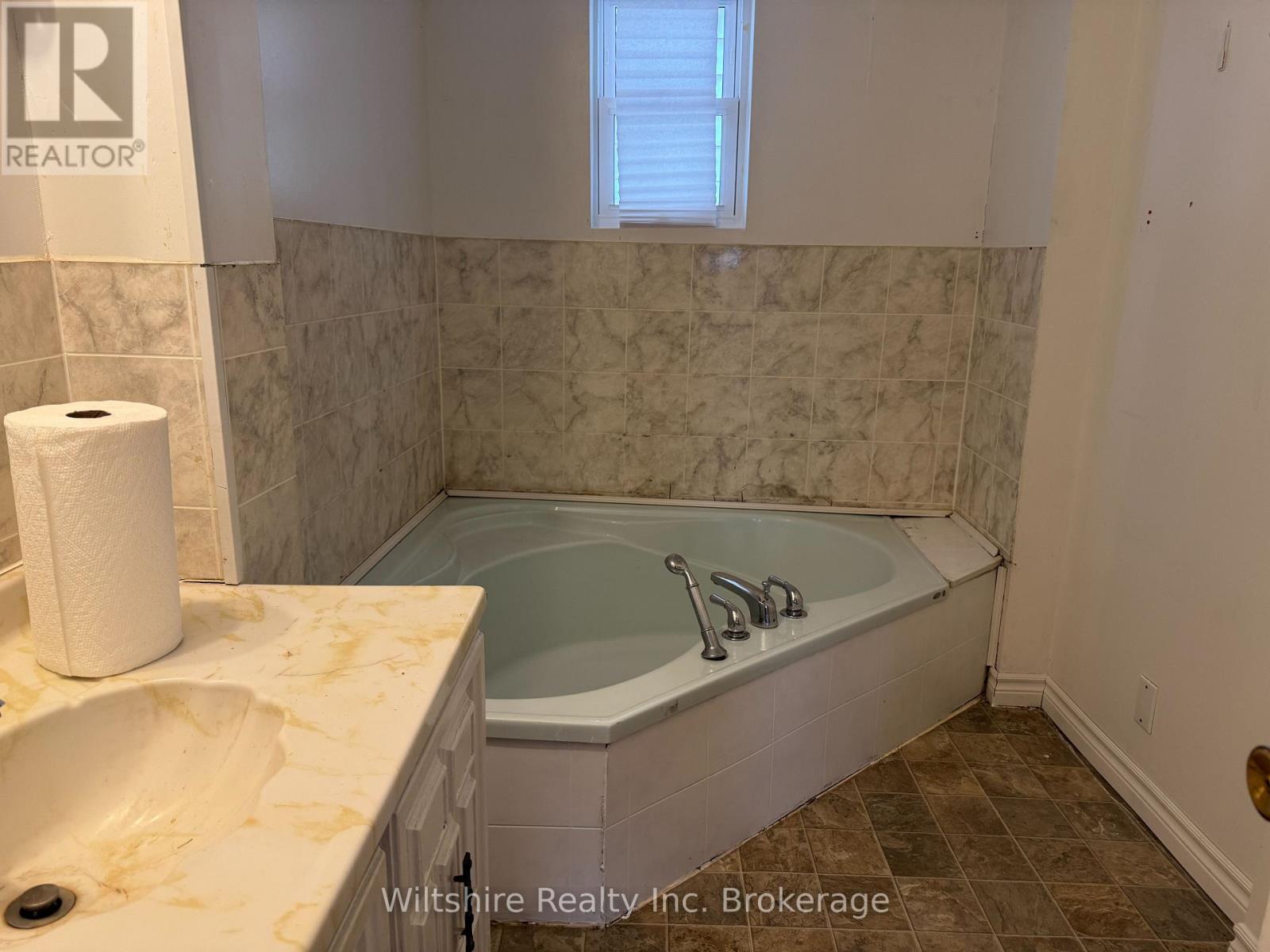 56315 Heritage Line, Bayham, Ontario  N0J 1Y0 - Photo 13 - X12817062