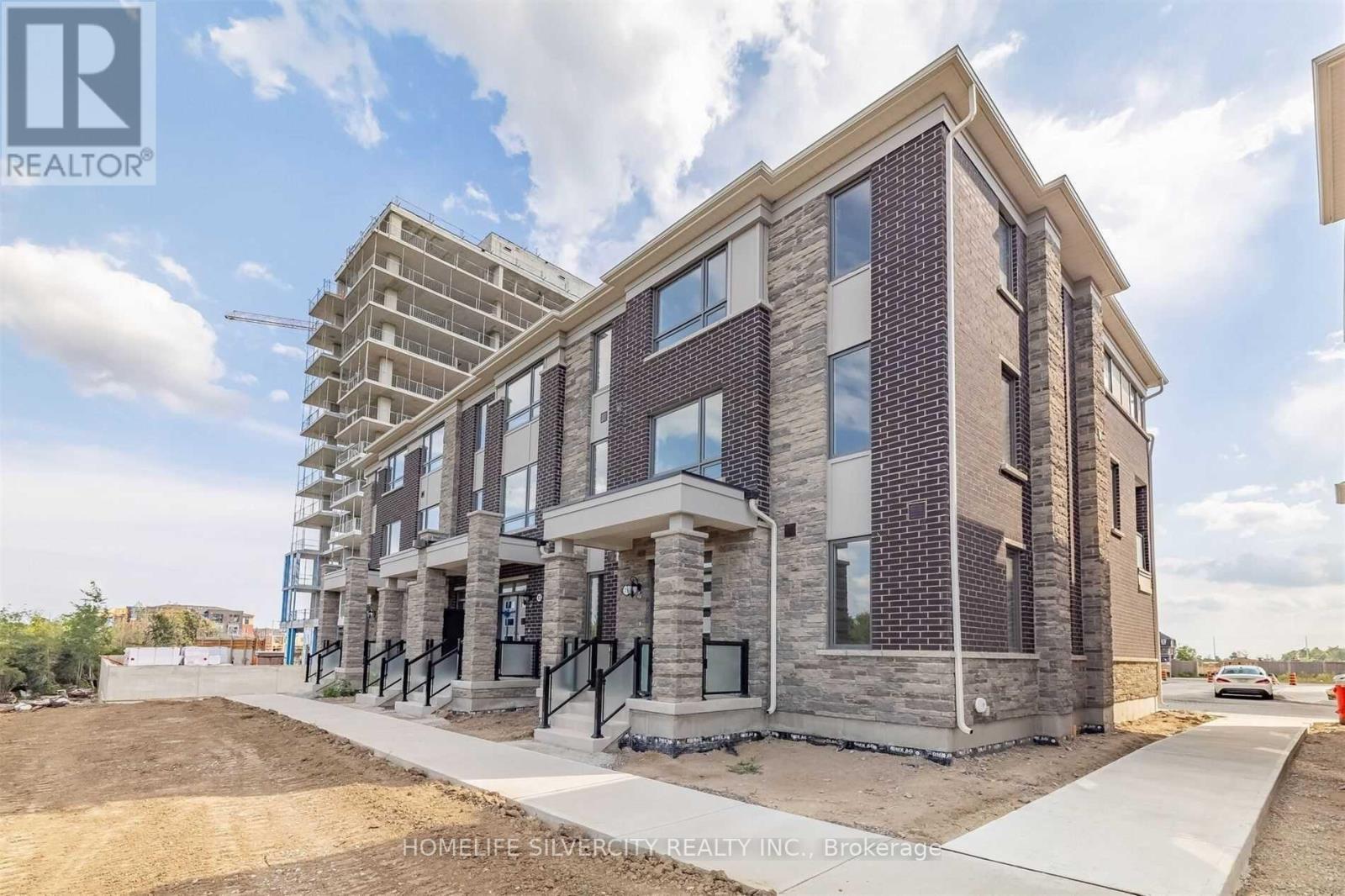 15 Summer Wind Lane, Brampton, Ontario  L7A 0Y4 - Photo 2 - W12814840