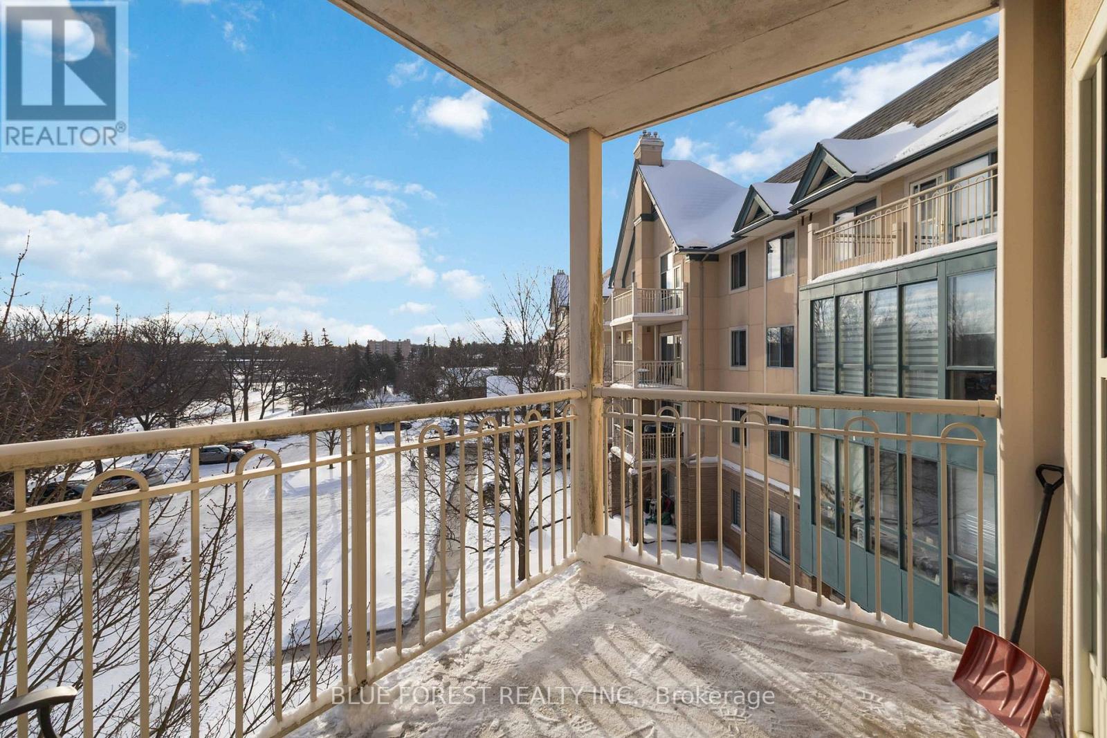 Photo 29 of 46 for 301 - 511 Gainsborough Road