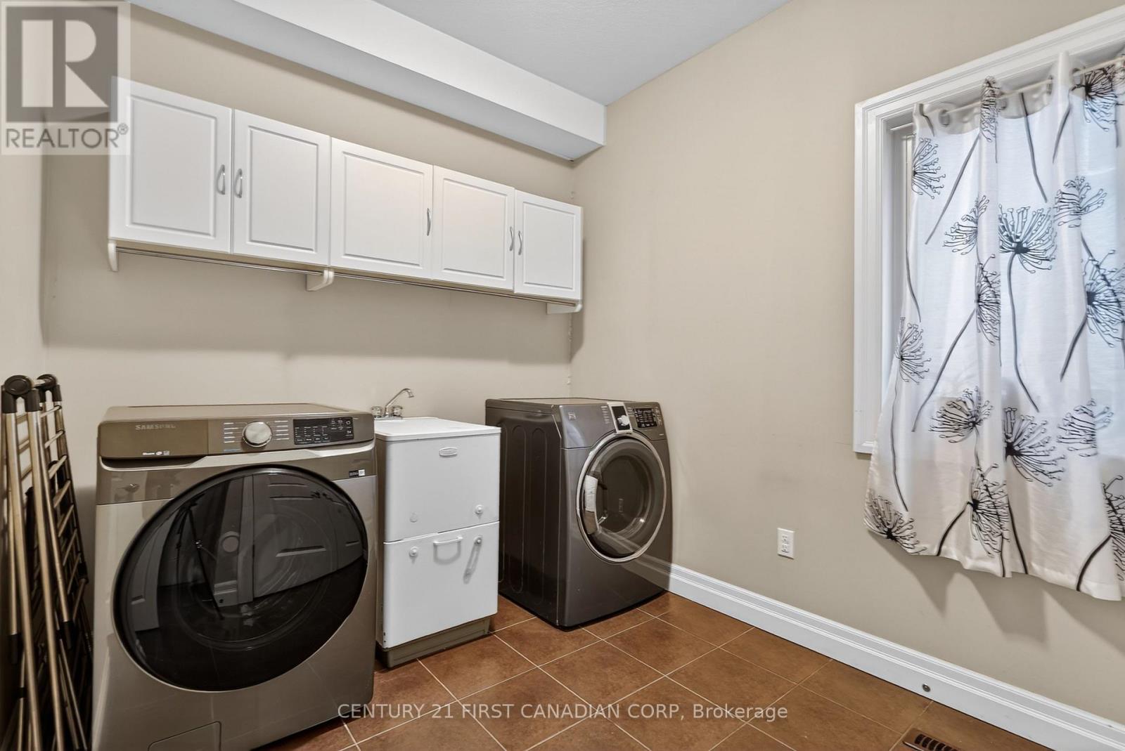 Photo 21 of 47 for 1310 Oakcrossing Road