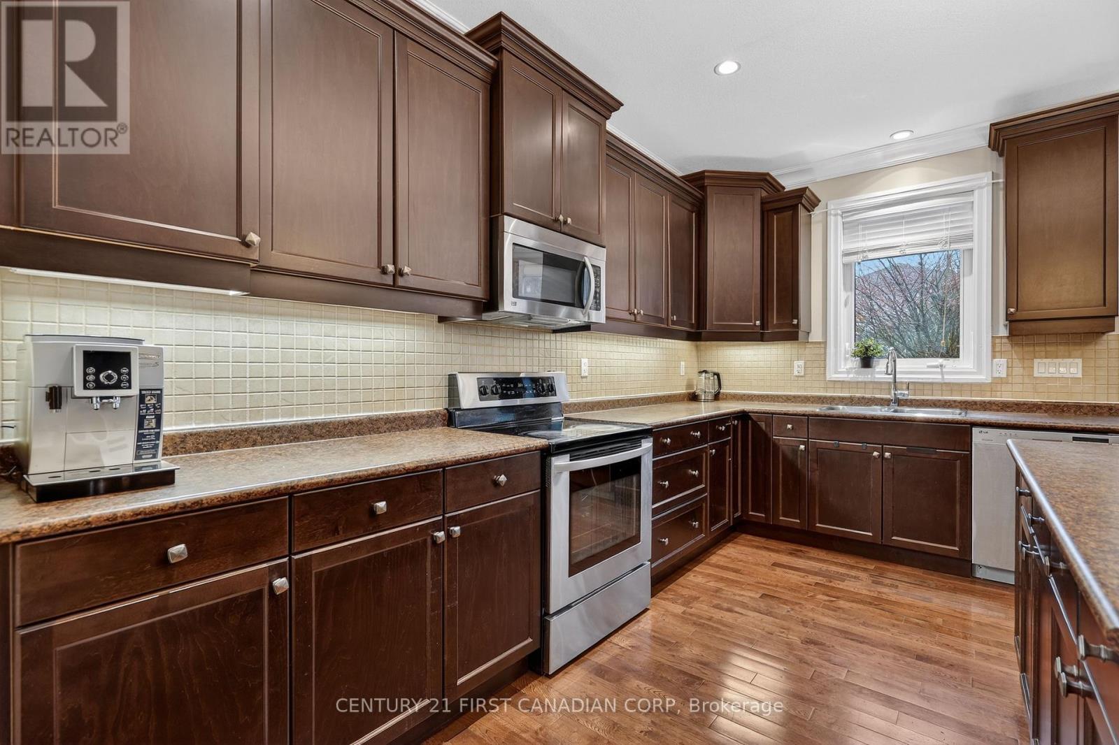 1310 Oakcrossing Road, London North, Ontario  N6H 0C1 - Photo 15 - X12804064