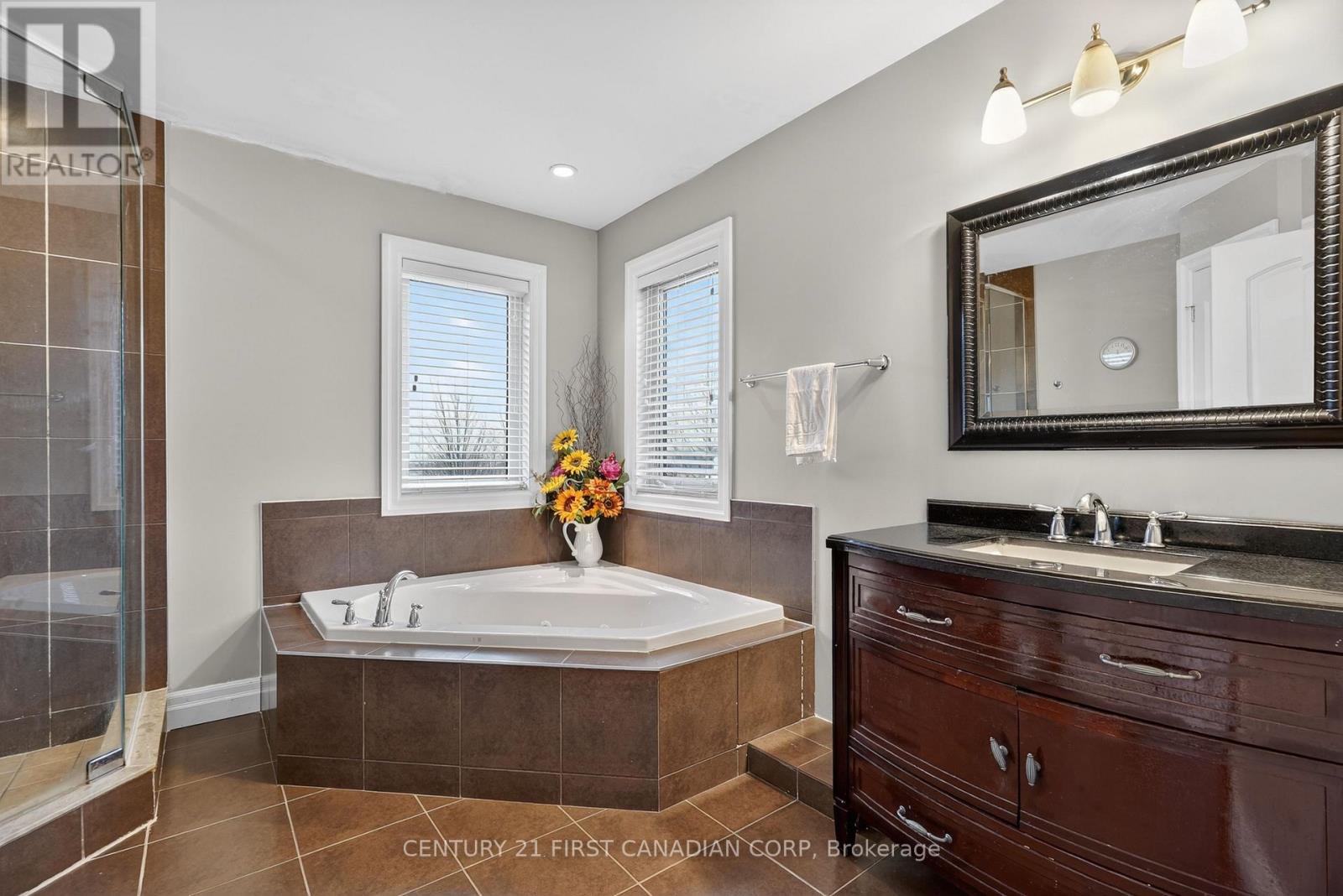 1310 Oakcrossing Road, London North, Ontario  N6H 0C1 - Photo 25 - X12804064