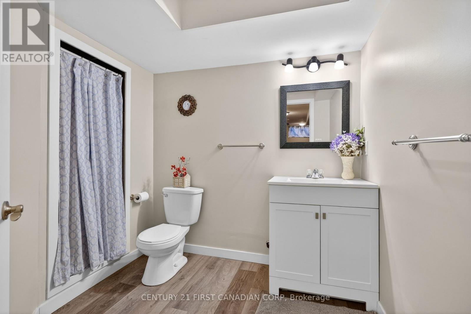 1310 Oakcrossing Road, London North, Ontario  N6H 0C1 - Photo 36 - X12804064