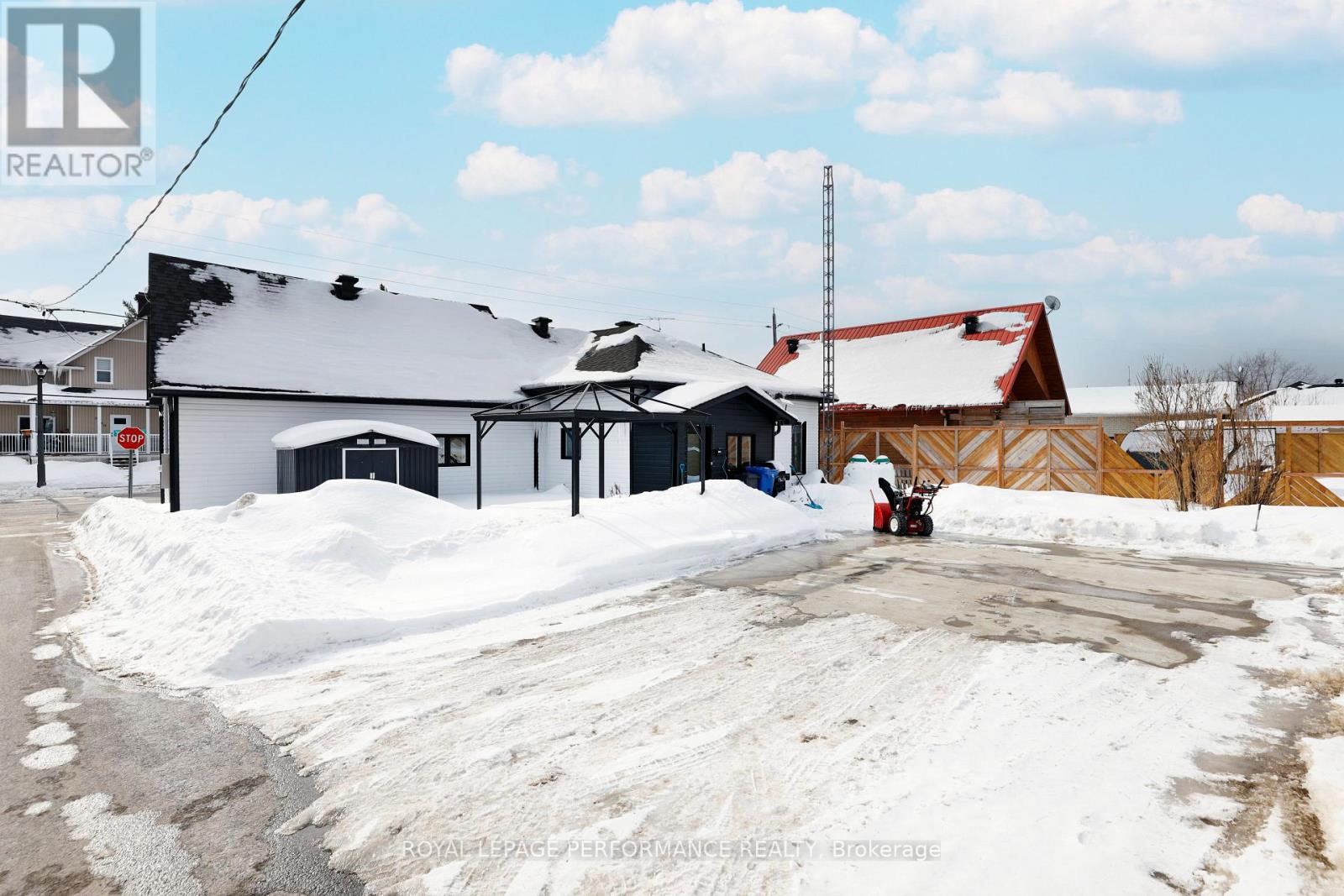 2061 Lajoie Street, Alfred And Plantagenet, Ontario  K0B 1J0 - Photo 32 - X12808532