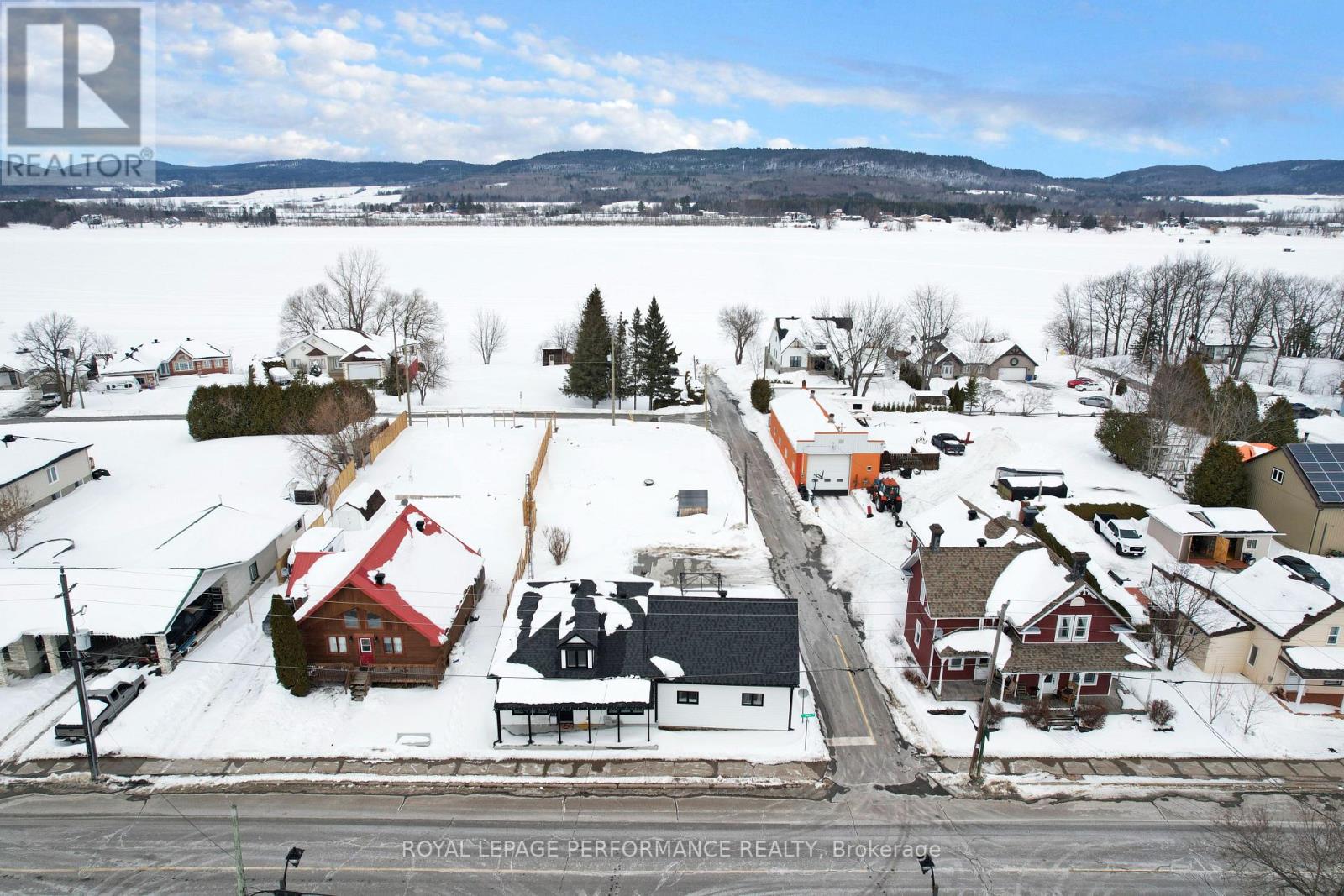 2061 Lajoie Street, Alfred And Plantagenet, Ontario  K0B 1J0 - Photo 35 - X12808532