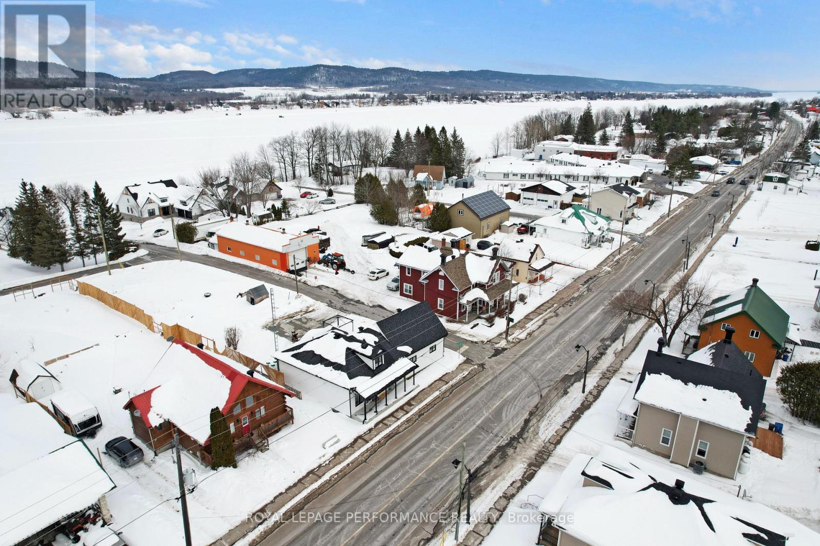 2061 Lajoie Street, Alfred And Plantagenet, Ontario  K0B 1J0 - Photo 37 - X12808532