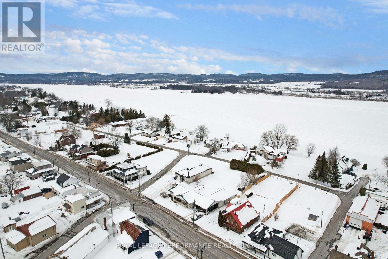 2061 Lajoie Street, Alfred And Plantagenet, Ontario  K0B 1J0 - Photo 39 - X12808532