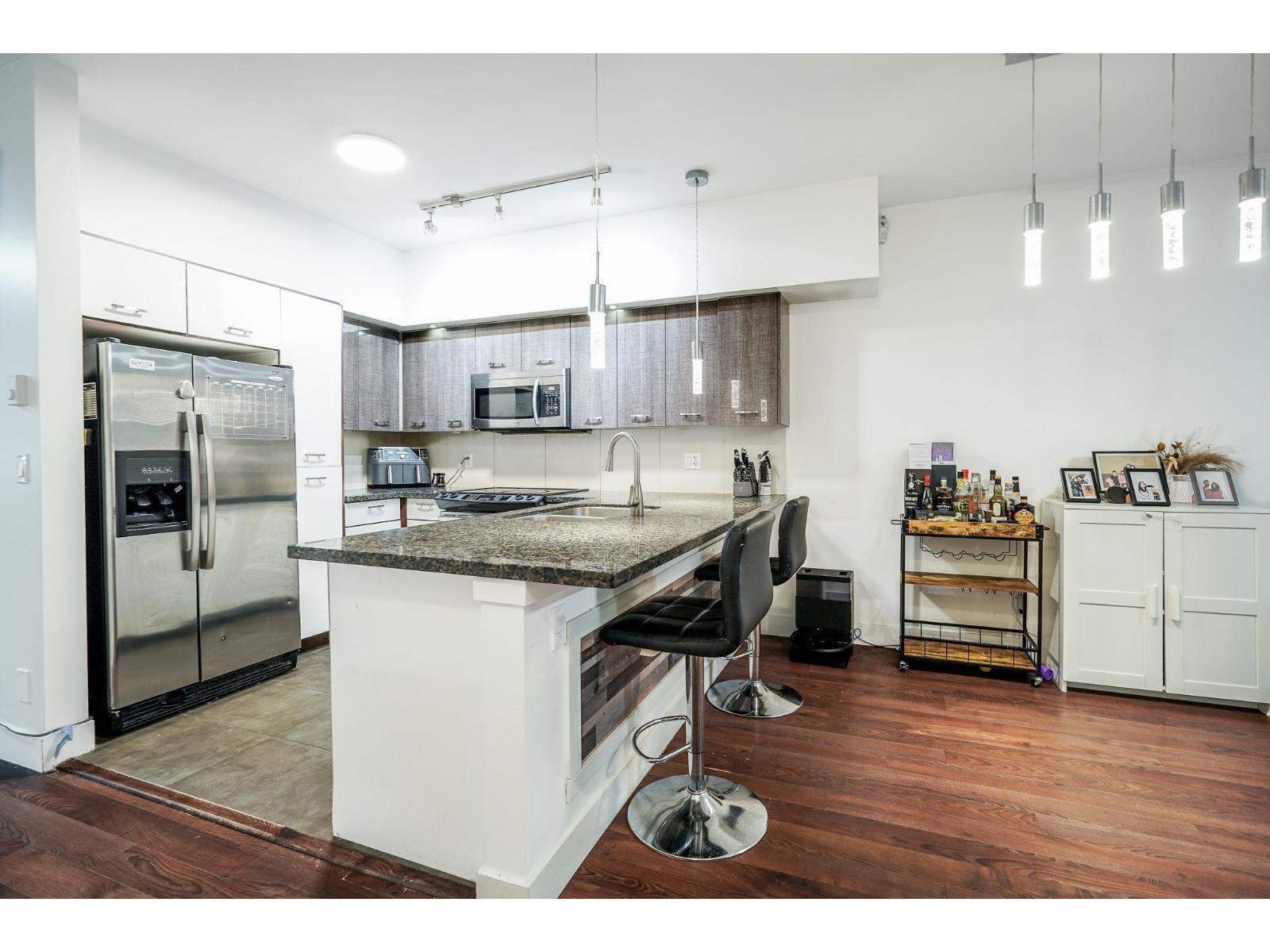 100 6299 144 Street, Surrey, British Columbia V3X 1A2 - Photo 5 - R3090086