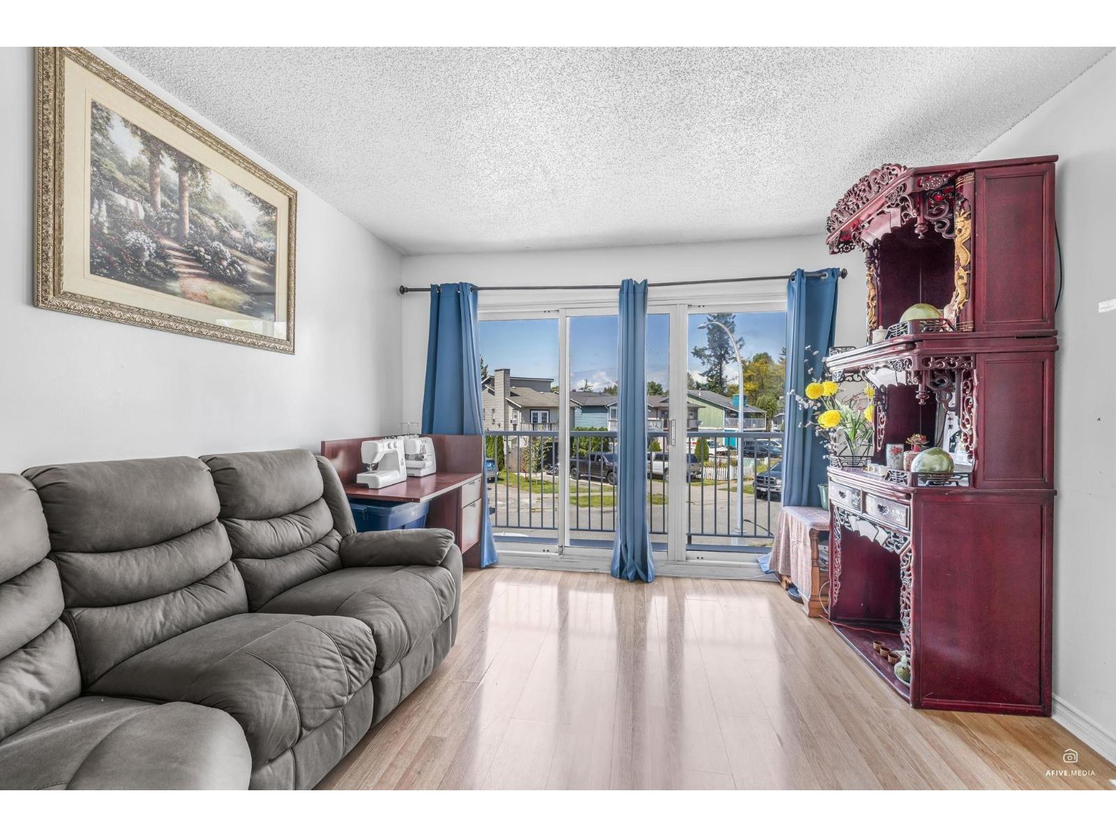 216 Davis Crescent, Langley, British Columbia  V4W 3K7 - Photo 10 - R3092633