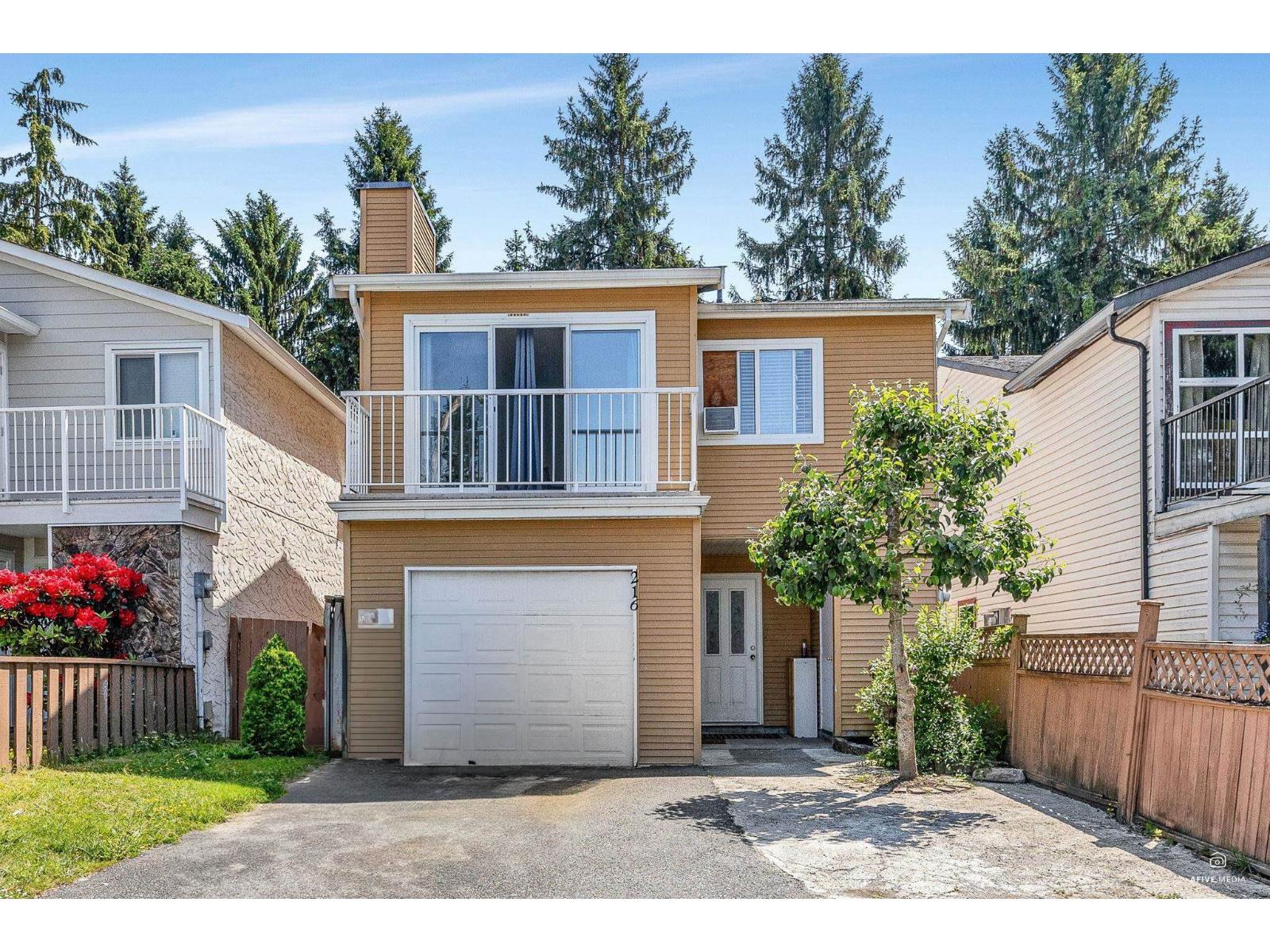 216 Davis Crescent, Langley, British Columbia  V4W 3K7 - Photo 2 - R3092633