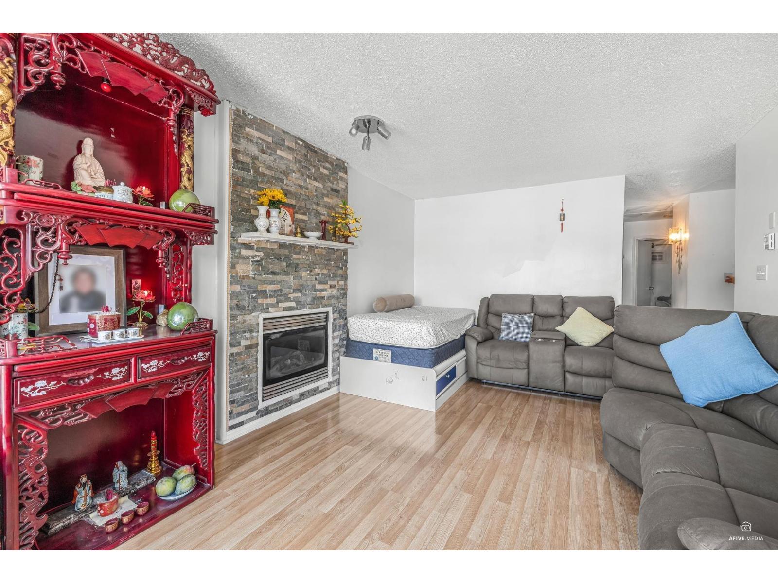 216 Davis Crescent, Langley, British Columbia  V4W 3K7 - Photo 11 - R3092633