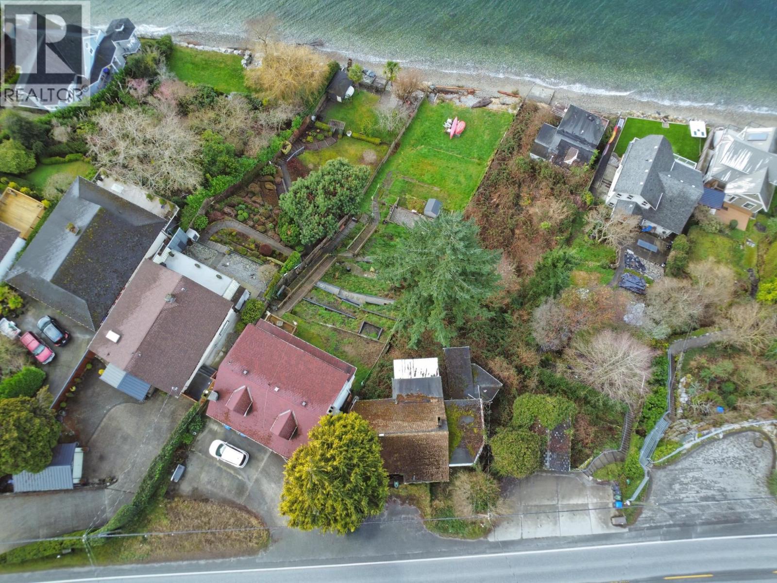 5225b Sunshine Coast Highway, Sechelt, British Columbia  V7Z 0C4 - Photo 4 - R3092747