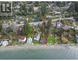 5225B SUNSHINE COAST HIGHWAY, Sechelt, British Columbia
