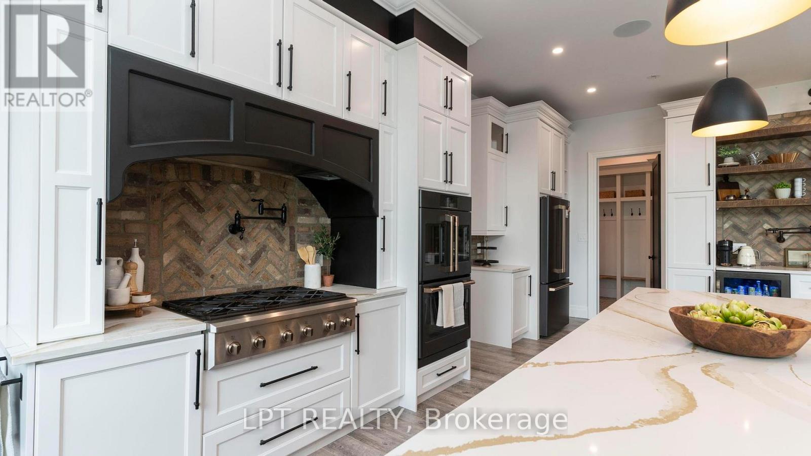 253 - 9861 Glendon Drive, Middlesex Centre, Ontario  N0L 1R0 - Photo 14 - X12817024