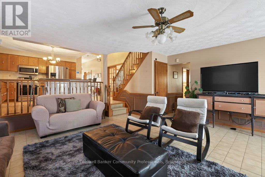 42 Lasila Court, Hamilton, Ontario  L9C 7B6 - Photo 19 - X12816590