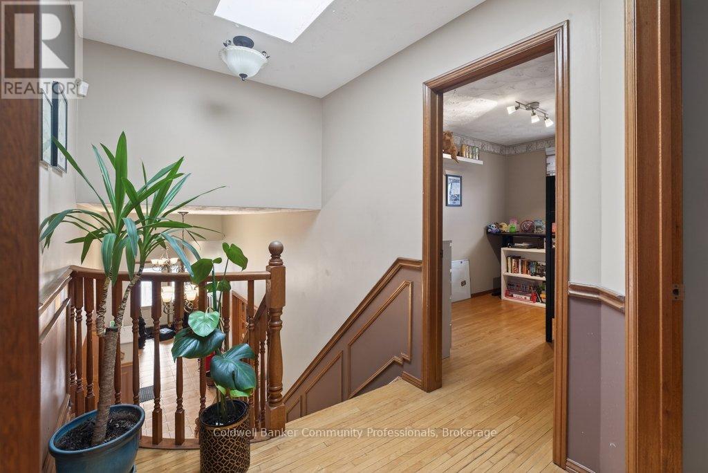 42 Lasila Court, Hamilton, Ontario  L9C 7B6 - Photo 25 - X12816590