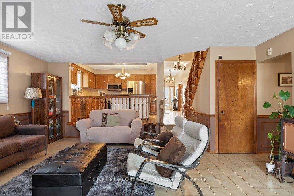 42 Lasila Court, Hamilton, Ontario  L9C 7B6 - Photo 20 - X12816590