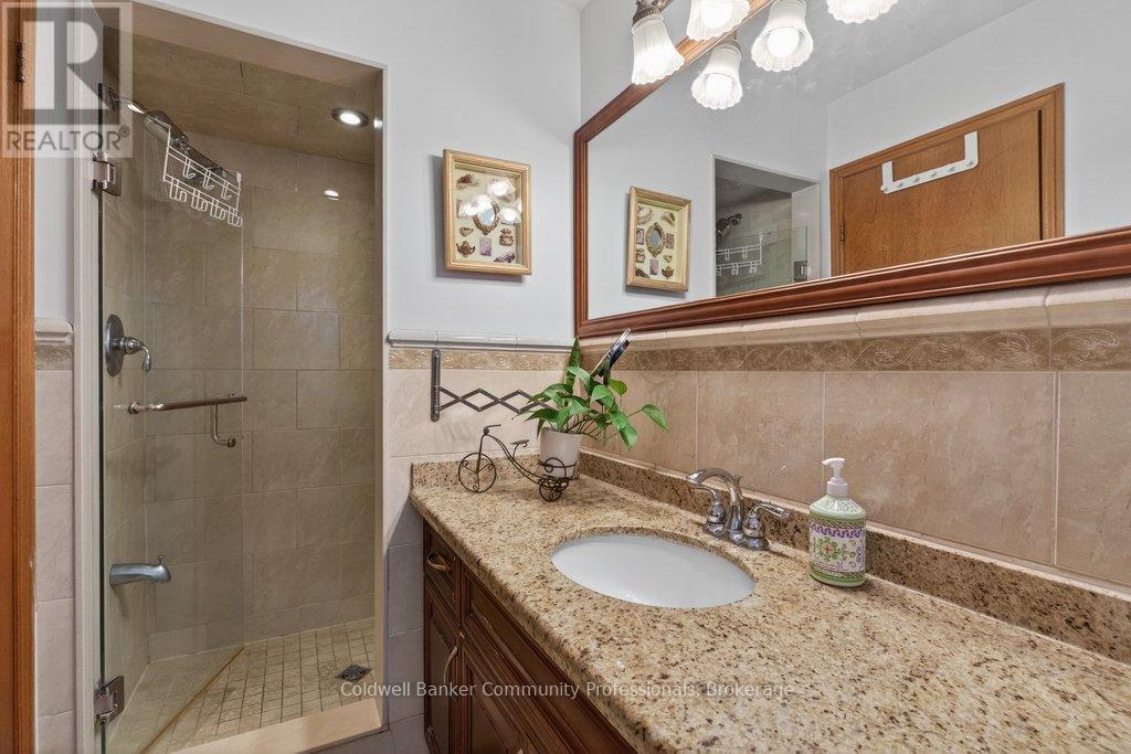 42 Lasila Court, Hamilton, Ontario  L9C 7B6 - Photo 22 - X12816590