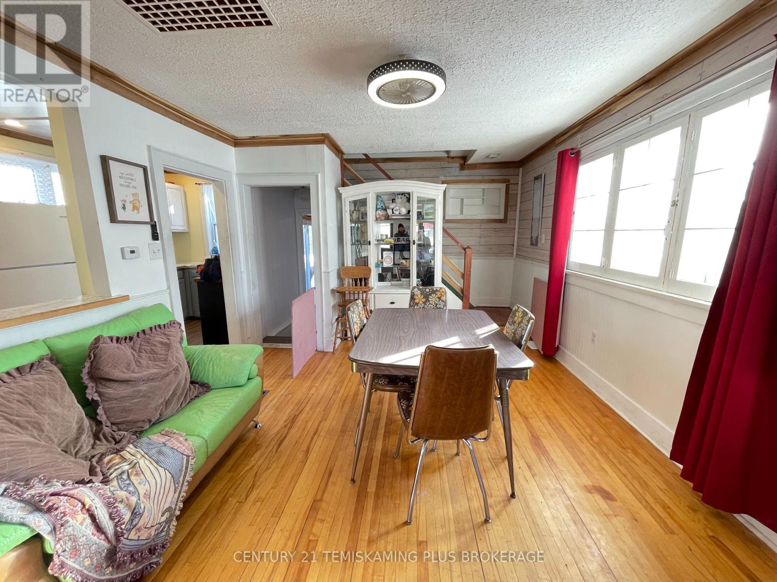 246 Mccamus Avenue, Temiskaming Shores, Ontario  P0J 1P0 - Photo 11 - T12817146