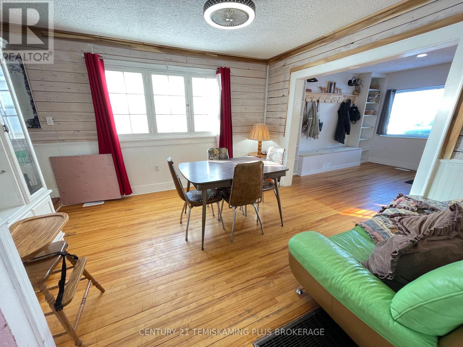 246 Mccamus Avenue, Temiskaming Shores, Ontario  P0J 1P0 - Photo 12 - T12817146