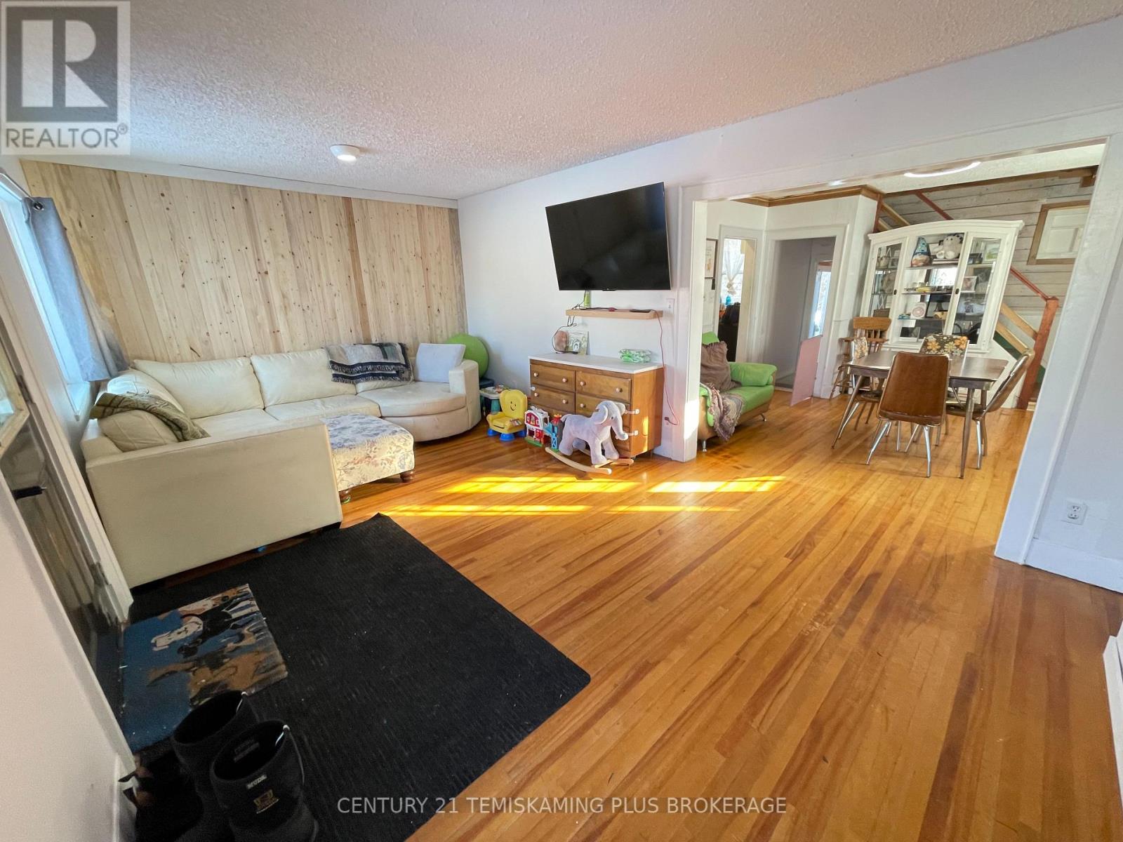 246 Mccamus Avenue, Temiskaming Shores, Ontario  P0J 1P0 - Photo 9 - T12817146