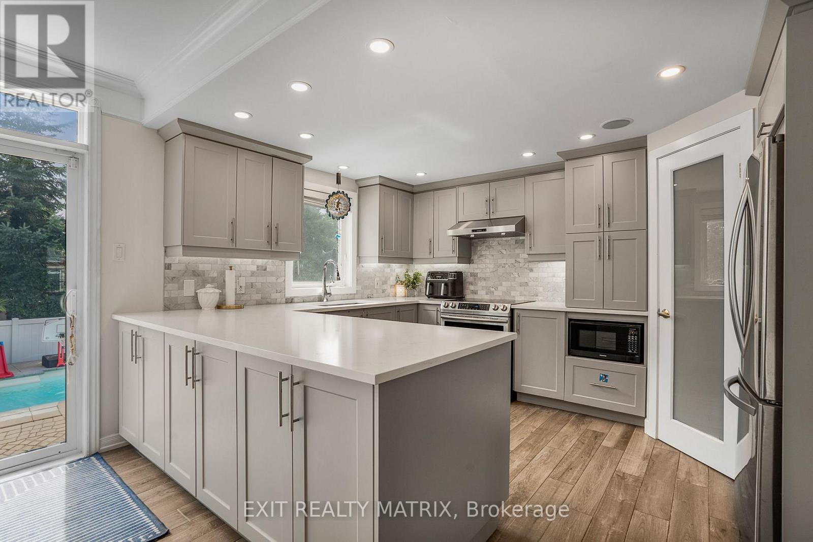 116 Lamadeleine Boulevard, Russell, Ontario  K0A 1W1 - Photo 10 - X12817092