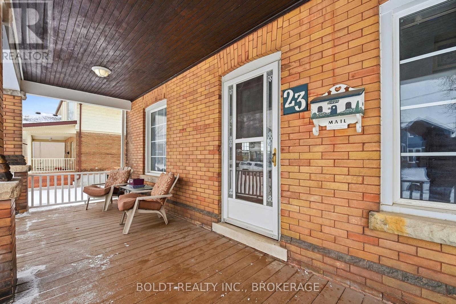 23 Almond Street, St. Catharines, Ontario  L2T 1G1 - Photo 4 - X12817074