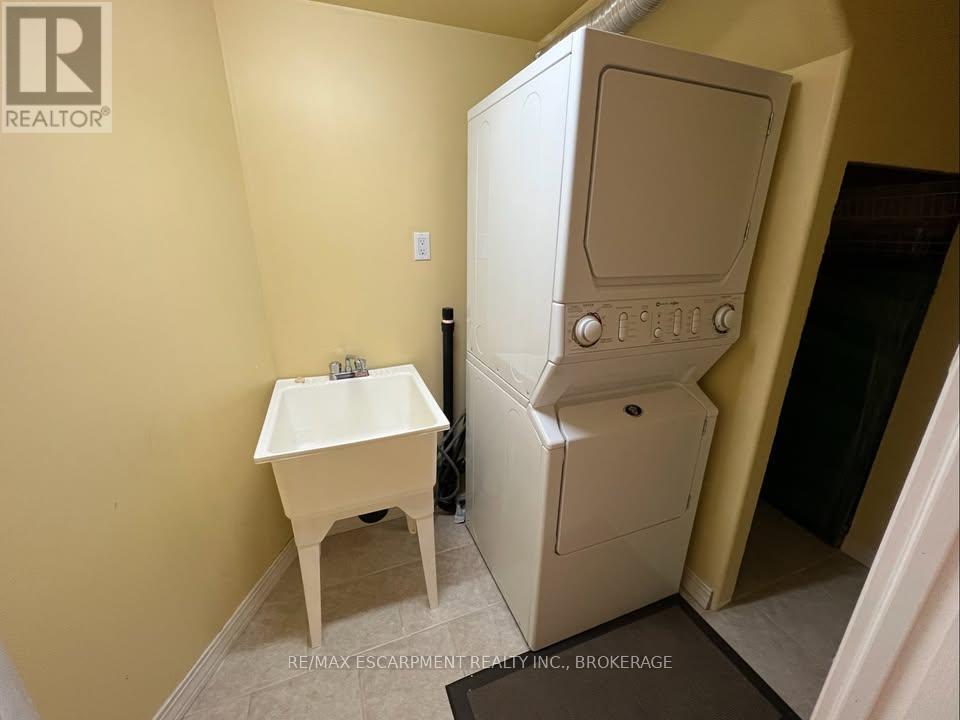 Lower - 205 Dorchester Drive, Grimsby (Grimsby East), Ontario  L3M 5N5 - Photo 13 - X12817150