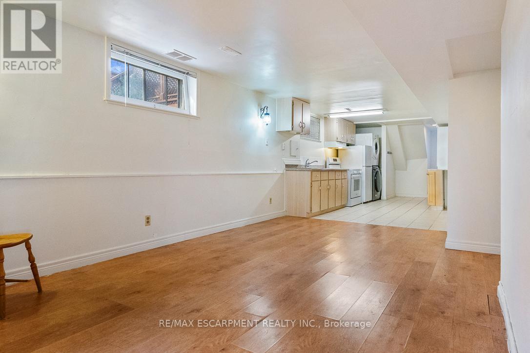 2012 Bonnymede Drive, Mississauga, Ontario  L5J 1E3 - Photo 11 - W12579266