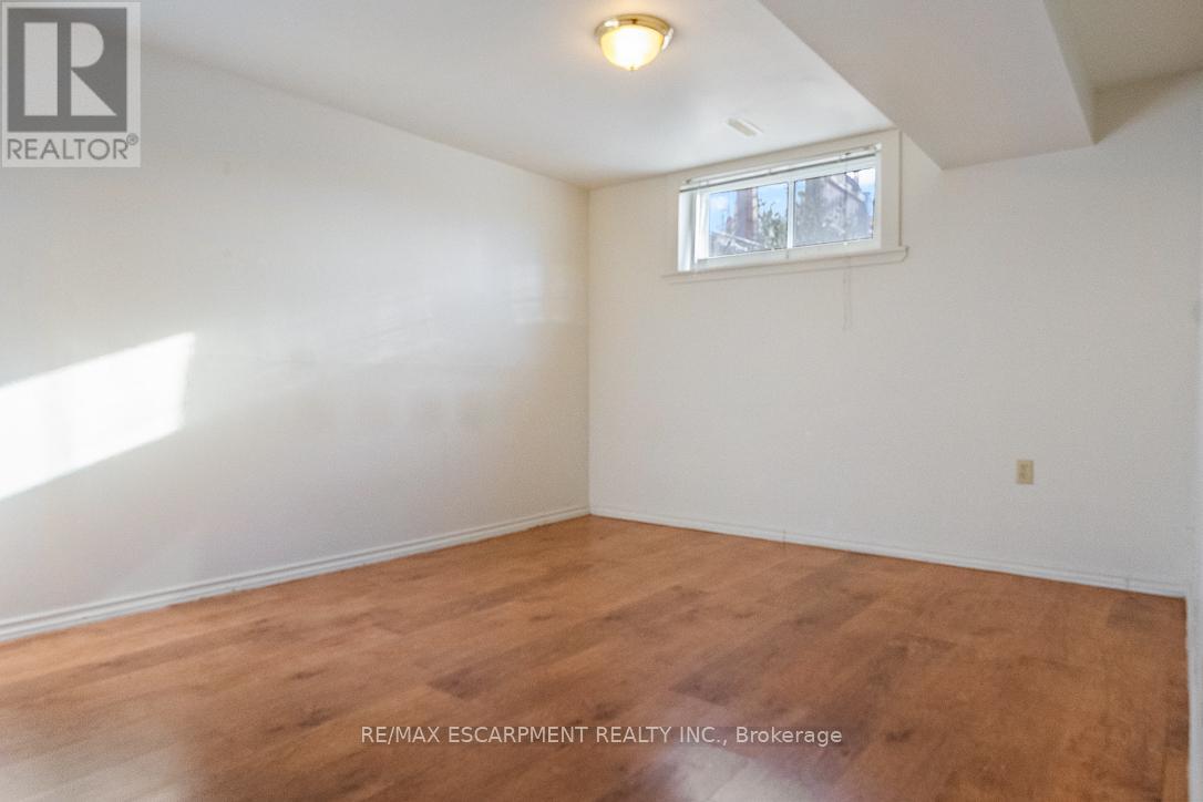 2012 Bonnymede Drive, Mississauga, Ontario  L5J 1E3 - Photo 13 - W12579266