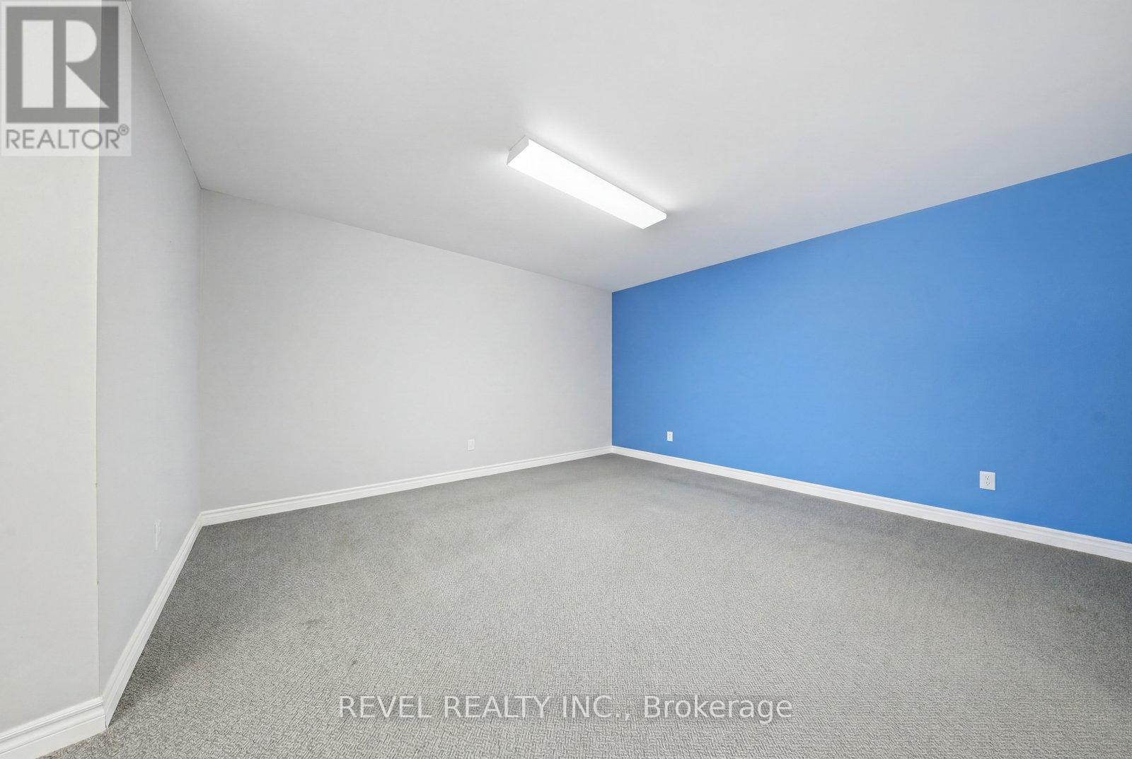 12-Upper - 45 Dalkeith Drive, Brantford, Ontario  N3P 1M1 - Photo 4 - X12816940