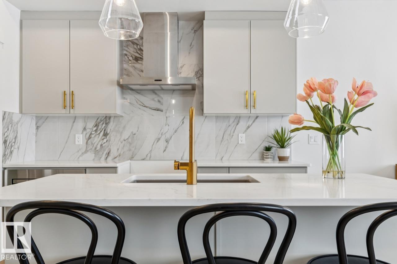 923 18 Av Nw, Edmonton, Alberta  T6T 2X3 - Photo 9 - E4469196