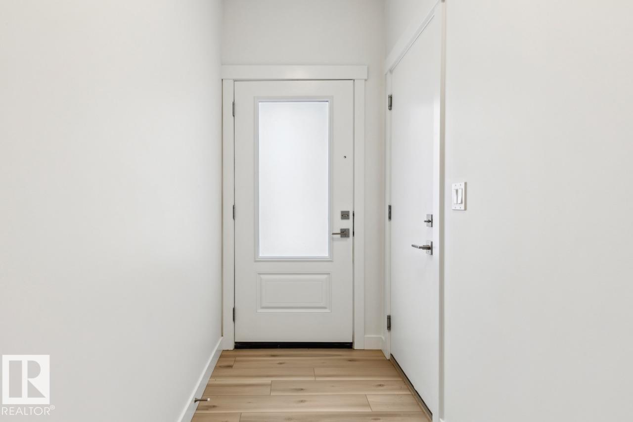 923 18 Av Nw, Edmonton, Alberta  T6T 2X3 - Photo 4 - E4469196