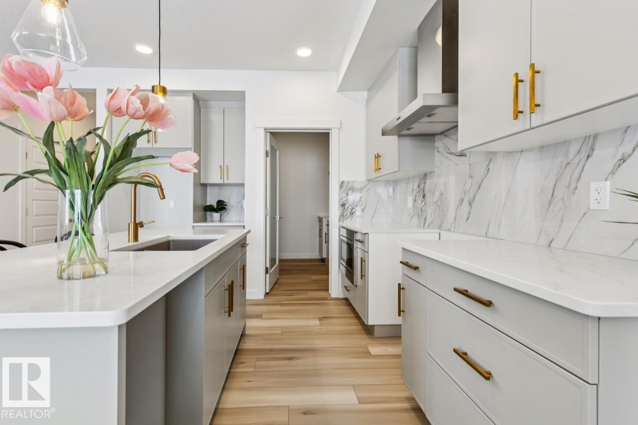 923 18 Av Nw, Edmonton, Alberta  T6T 2X3 - Photo 7 - E4469196