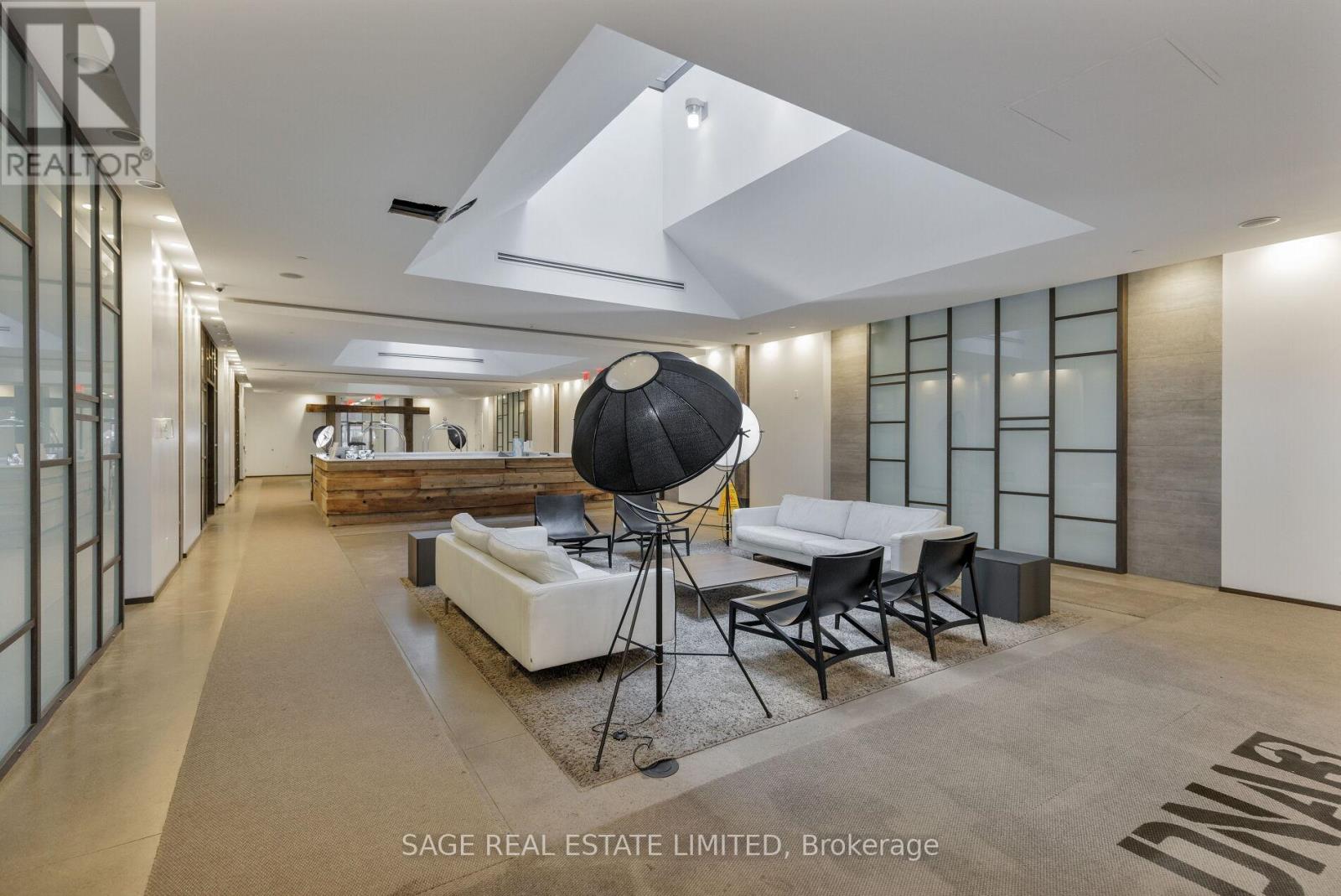 613 - 1030 King Street W, Toronto, Ontario  M6K 3N3 - Photo 2 - C12817028