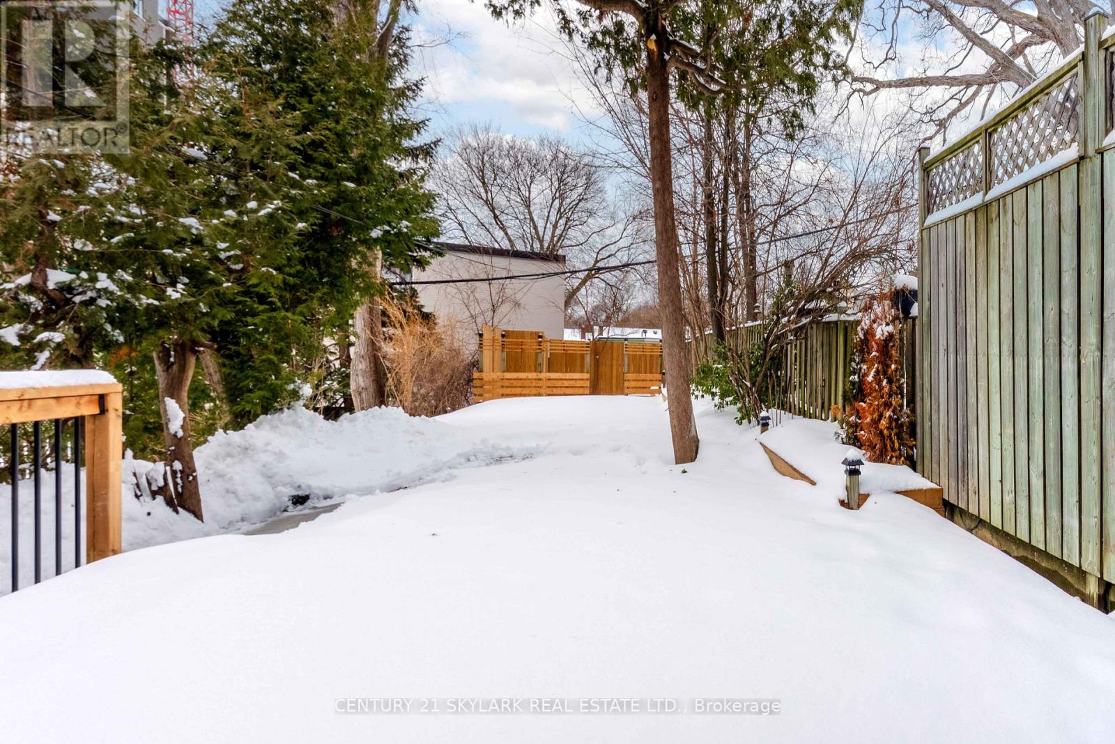 208 Gainsborough Road, Toronto, Ontario  M4L 3C6 - Photo 45 - E12816994