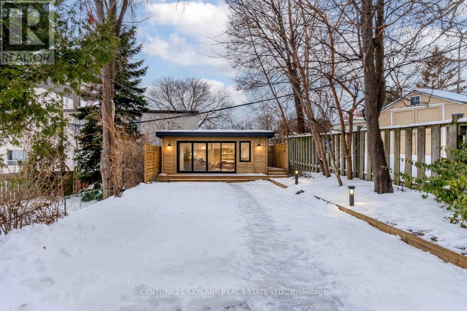 208 Gainsborough Road, Toronto, Ontario  M4L 3C6 - Photo 48 - E12816994