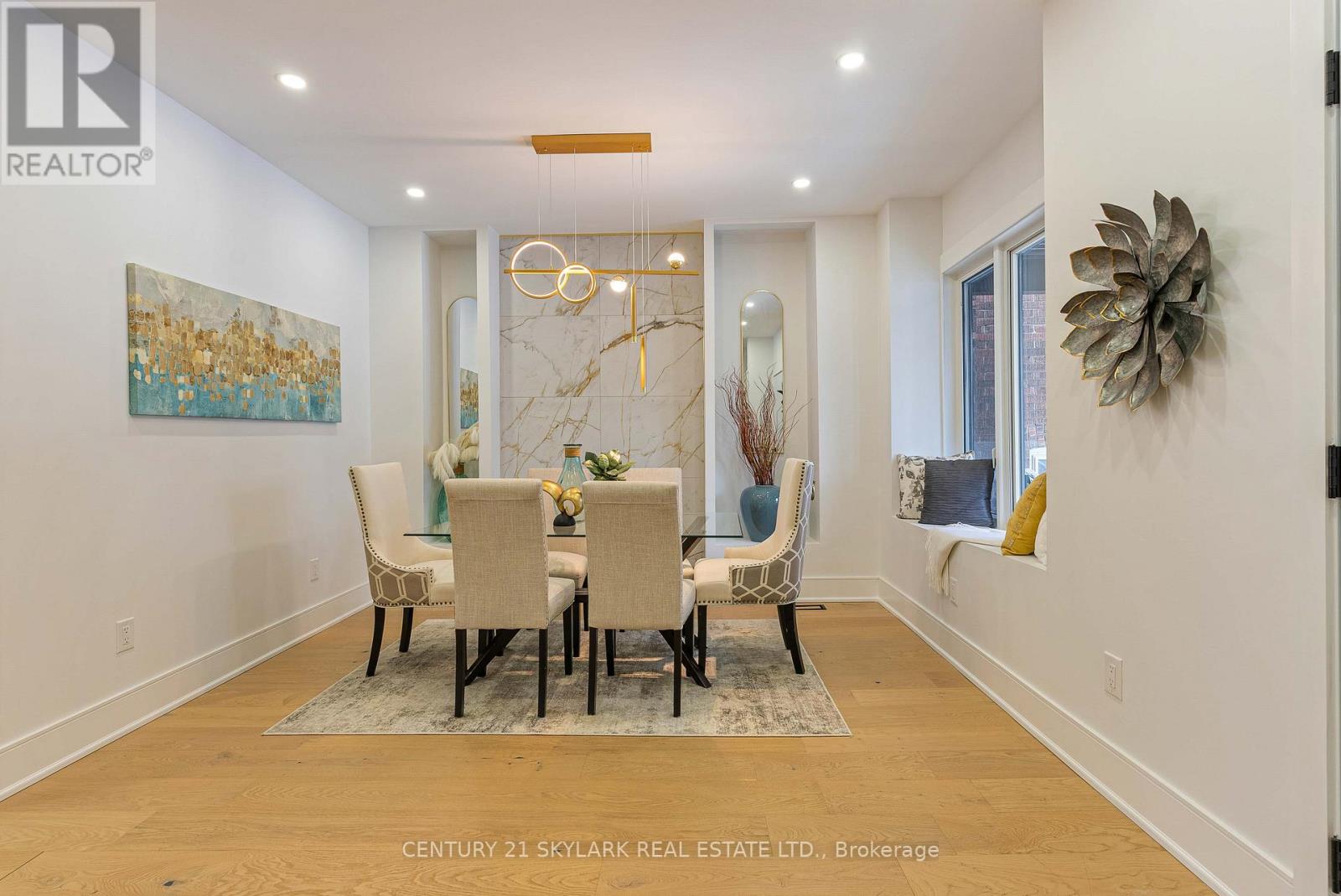 208 Gainsborough Road, Toronto, Ontario  M4L 3C6 - Photo 7 - E12816994