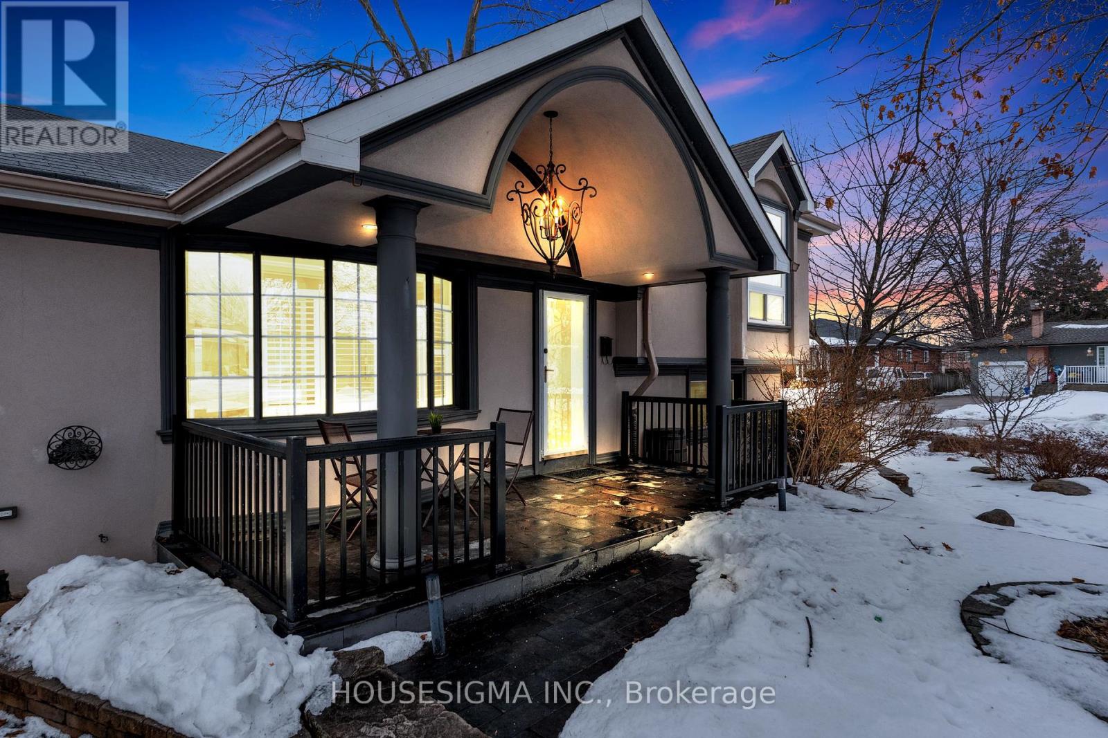 808 Krosno Boulevard, Pickering, Ontario  L1W 1G8 - Photo 3 - E12817016