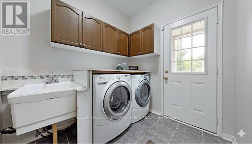 85 Decourcy-Ireland Circle, Ajax, Ontario  L1T 0K6 - Photo 11 - E12817104