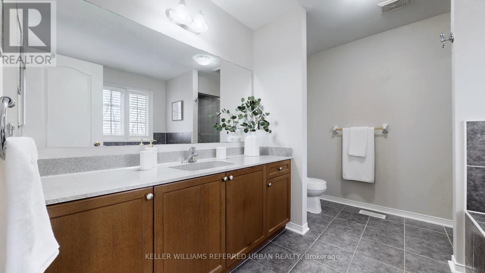 85 Decourcy-Ireland Circle, Ajax, Ontario  L1T 0K6 - Photo 17 - E12817104