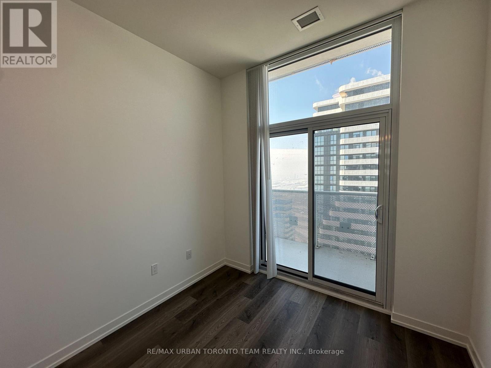 Ph102 - 8 Interchange Way, Vaughan, Ontario  L4K 5Z7 - Photo 11 - N12817110