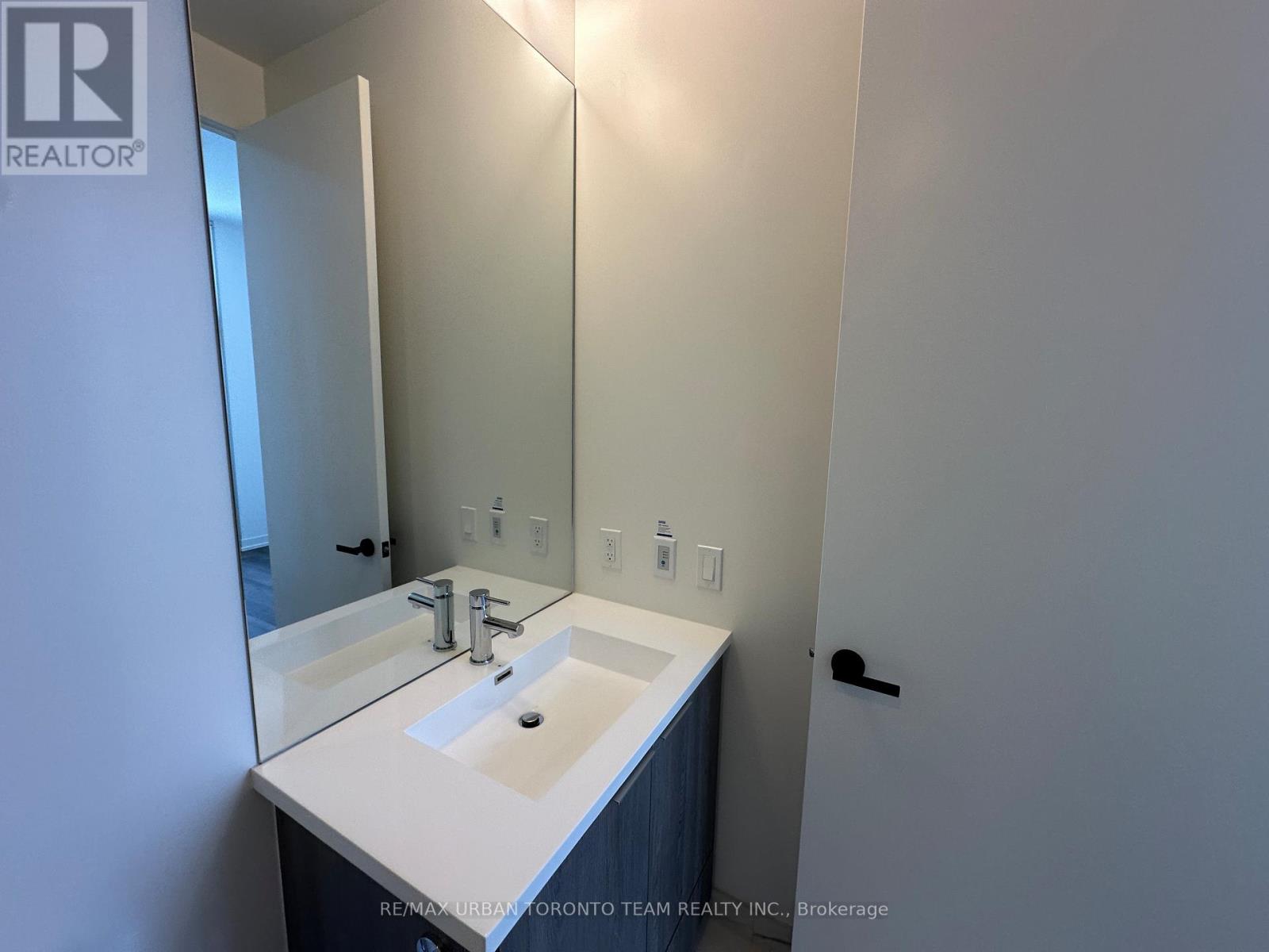 Ph102 - 8 Interchange Way, Vaughan, Ontario  L4K 5Z7 - Photo 14 - N12817110