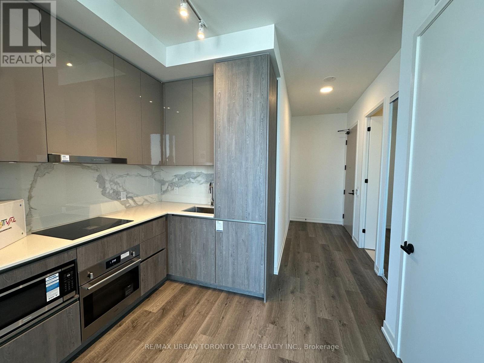 Ph102 - 8 Interchange Way, Vaughan, Ontario  L4K 5Z7 - Photo 3 - N12817110