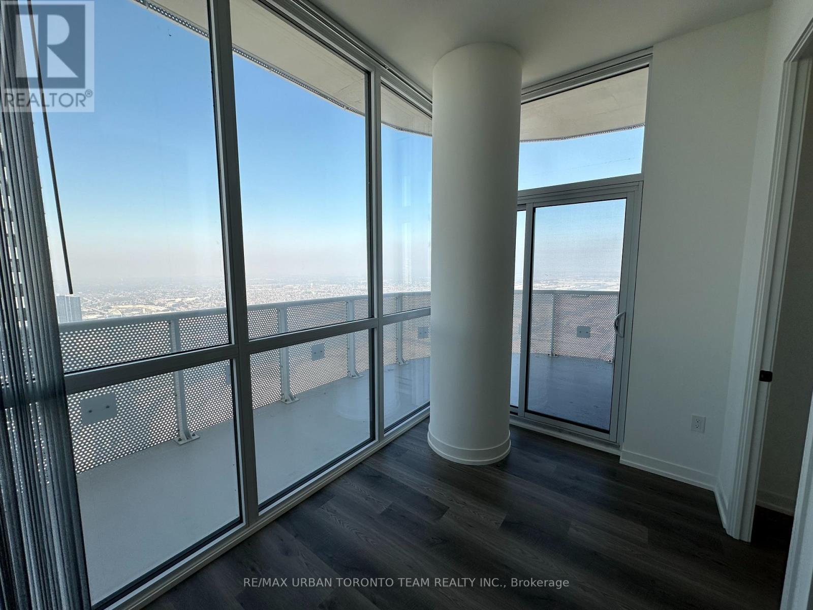 Ph102 - 8 Interchange Way, Vaughan, Ontario  L4K 5Z7 - Photo 5 - N12817110