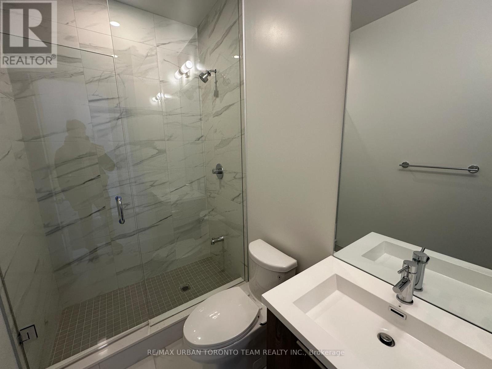 Ph102 - 8 Interchange Way, Vaughan, Ontario  L4K 5Z7 - Photo 8 - N12817110