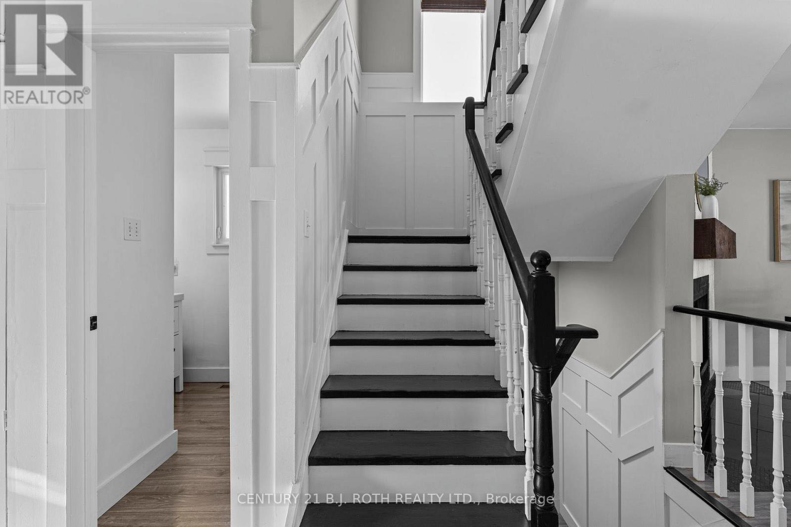 13 Hadden Crescent, Barrie, Ontario  L4M 6G6 - Photo 11 - S12817124